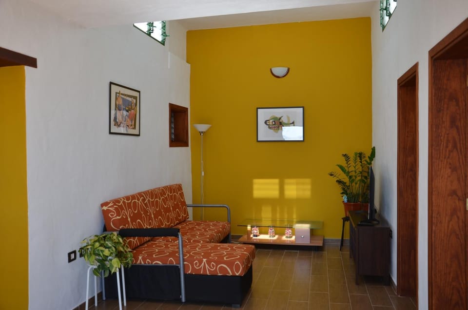 Communal lounge/ TV room, Living room, Photo of the whole room