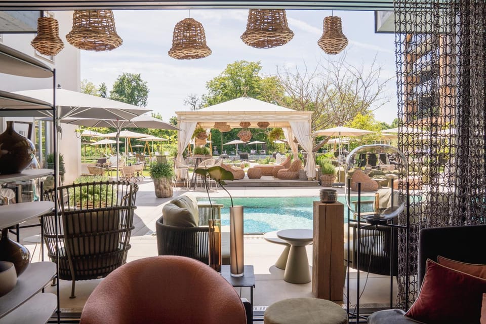 Natural landscape, Garden, View (from property/room), Seating area, Pool view, Swimming pool, sunbed