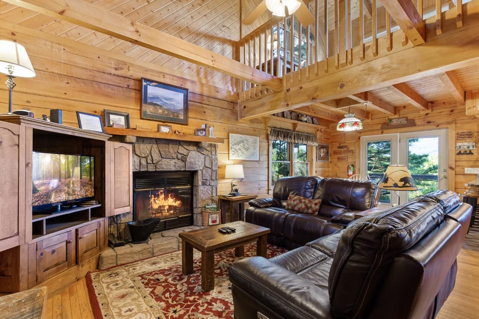 TV and multimedia, Living room, Seating area, fireplace, furniture