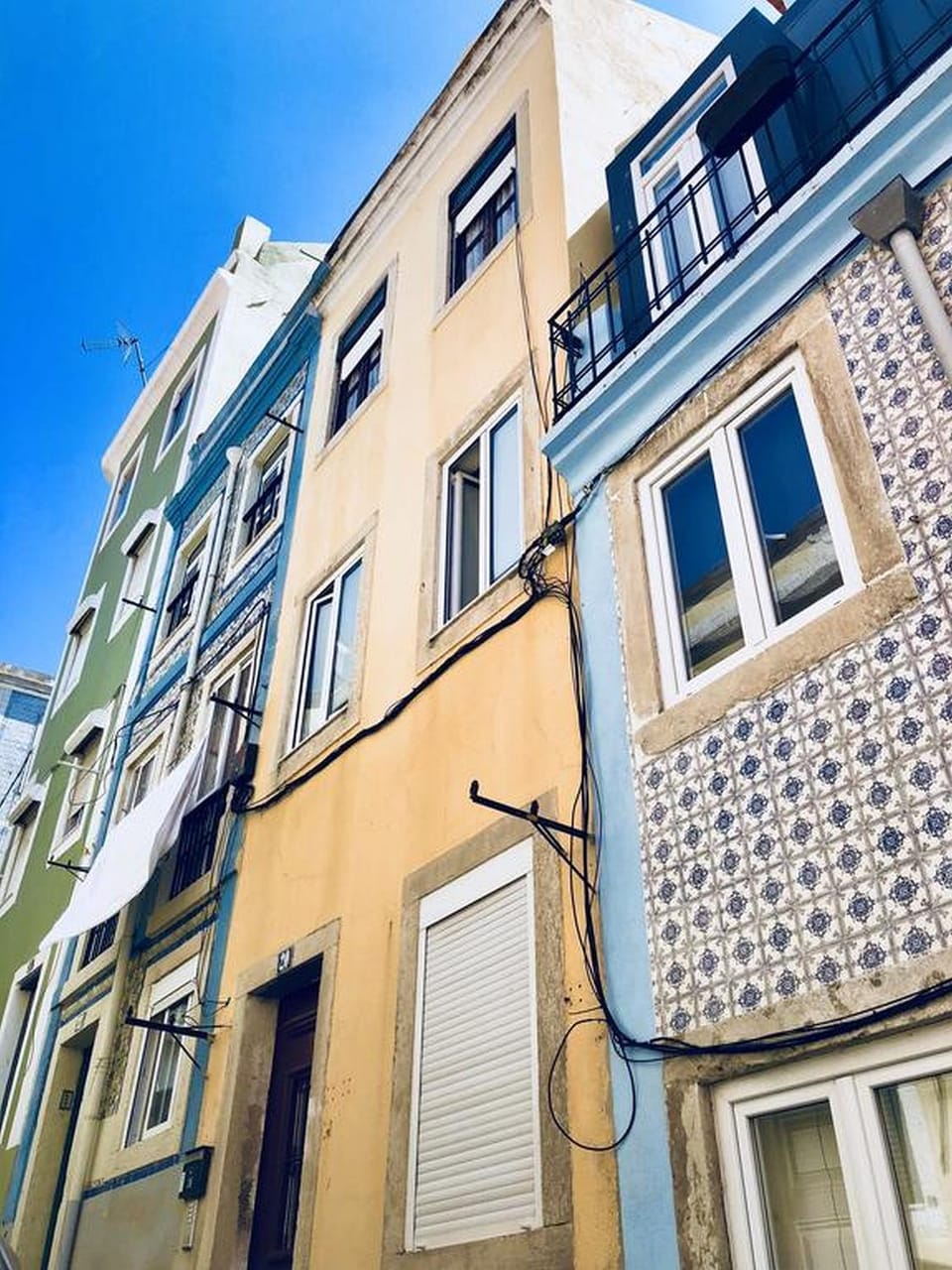 Property building, Neighbourhood