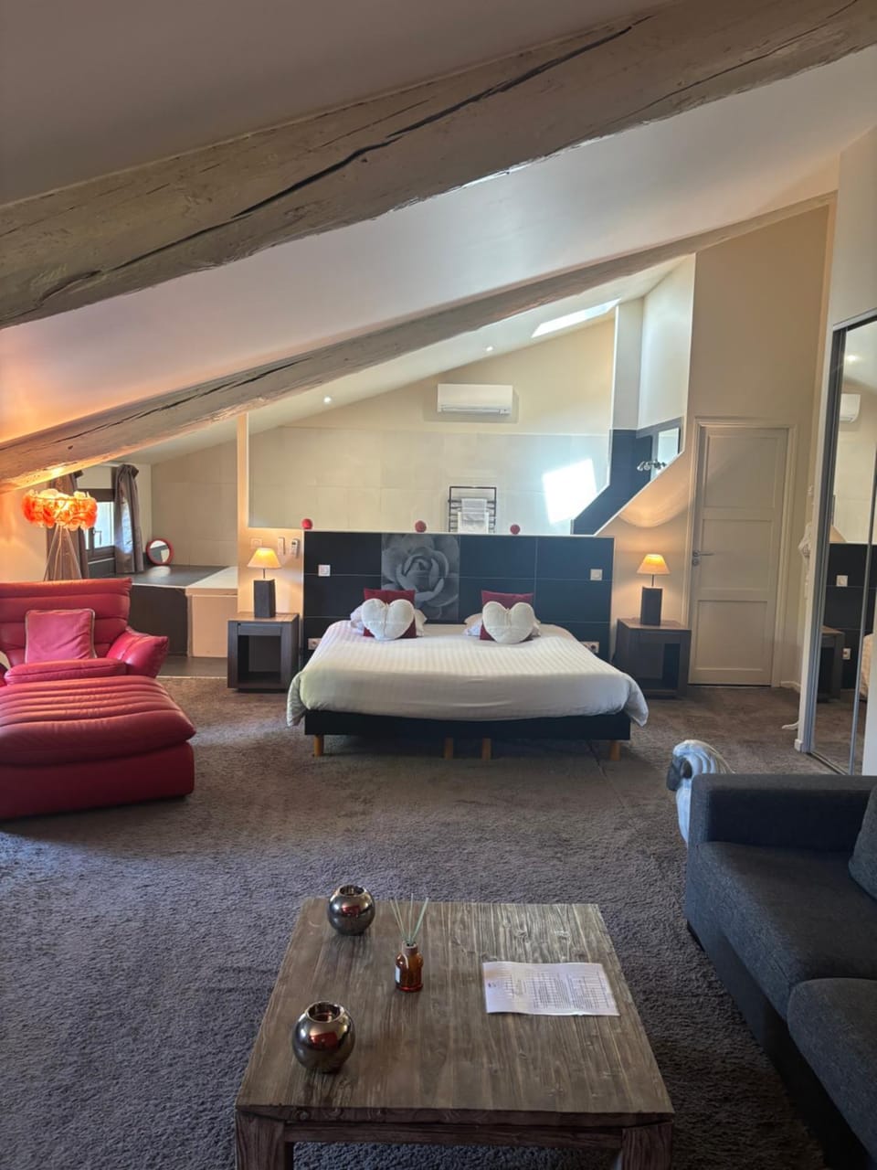 Photo of the whole room