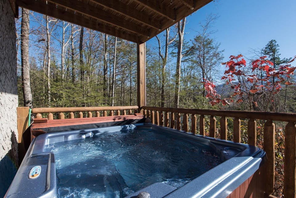 Natural landscape, Hot Tub, Balcony/Terrace, Autumn, Mountain view