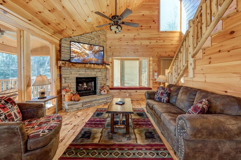 TV and multimedia, Living room, Seating area, fireplace, furniture