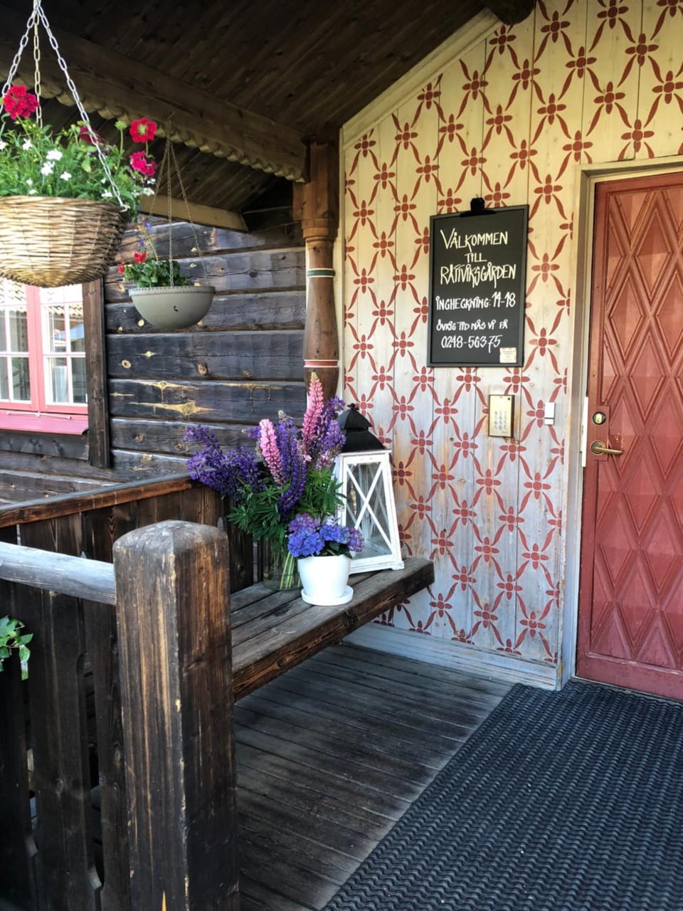 Facade/entrance