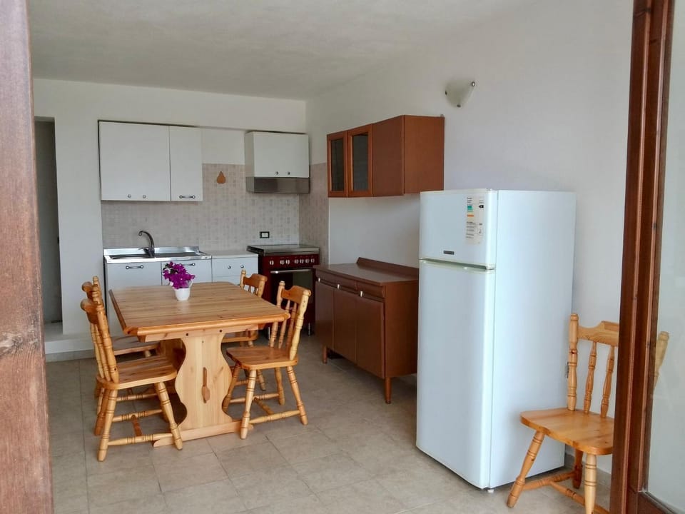 TV and multimedia, Kitchen or kitchenette, Living room, Dining area