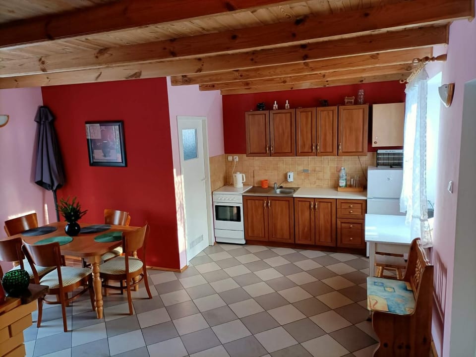 Domek - Księżyc Pod Sosnami Nature lodge in Masovian Voivodeship