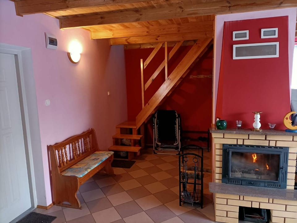 Domek - Księżyc Pod Sosnami Nature lodge in Masovian Voivodeship