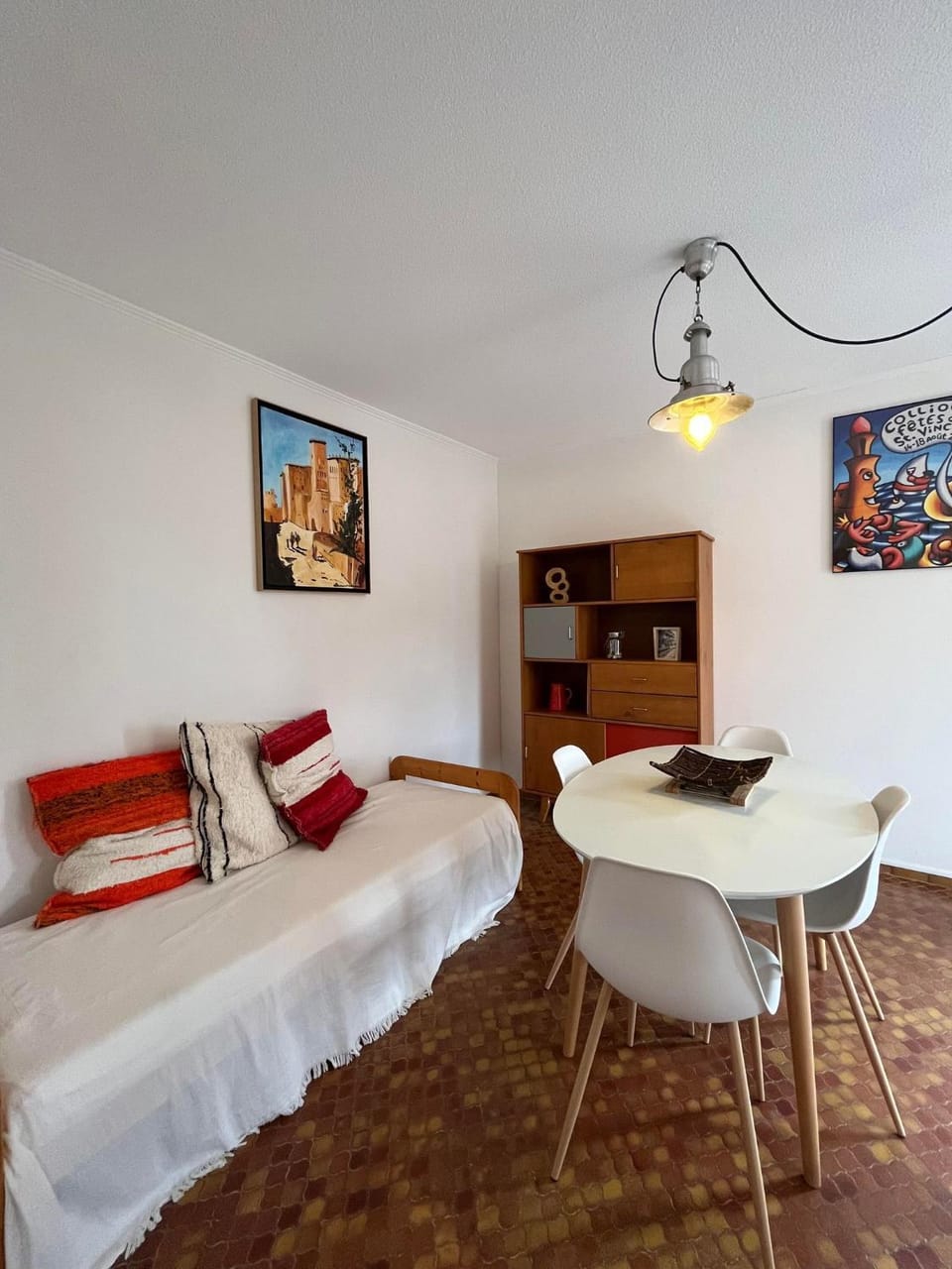 Bed, Living room, Dining area