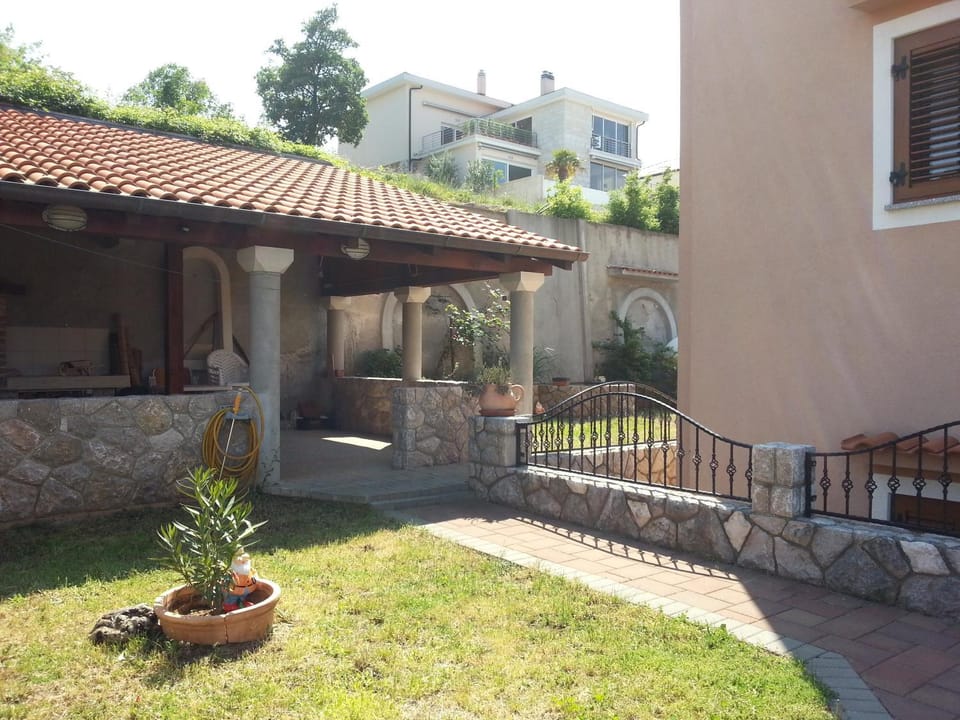 BBQ facilities, Garden