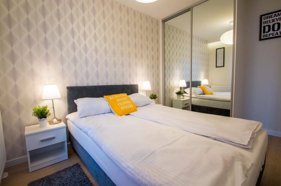 Bed, Seating area, Bedroom