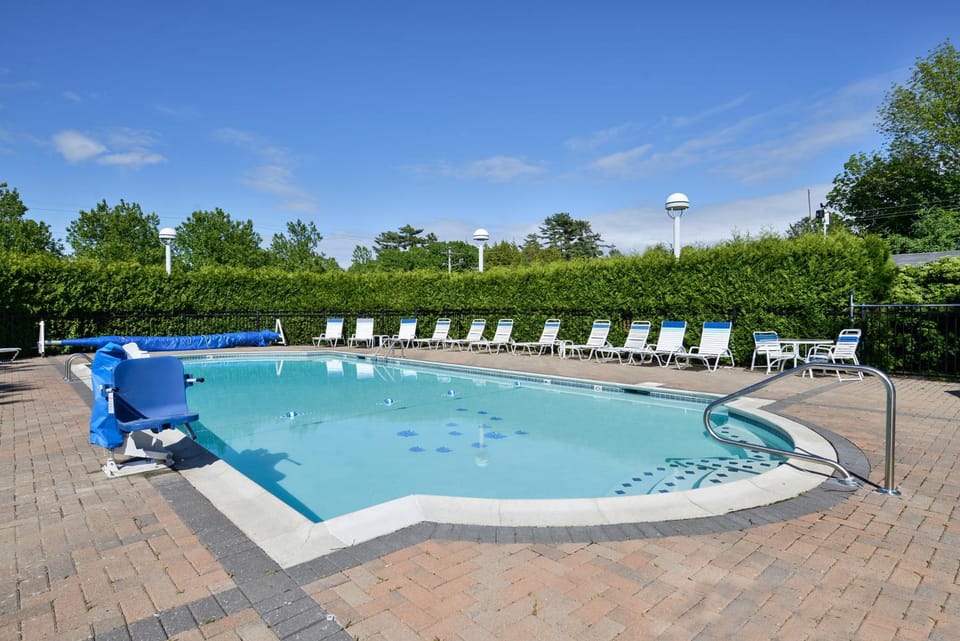 Pool view, Swimming pool, Swimming pool