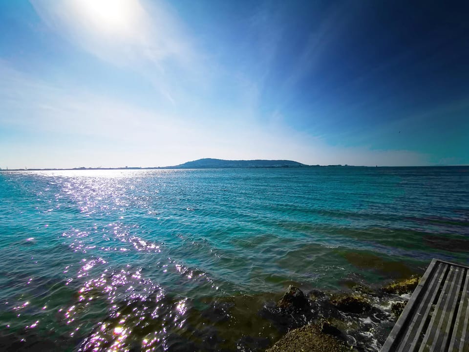 Nearby landmark, Spring, Off site, Day, Natural landscape, Winter, Summer, Nightclub / DJ, Beach, Autumn, Text overlay, Time of day