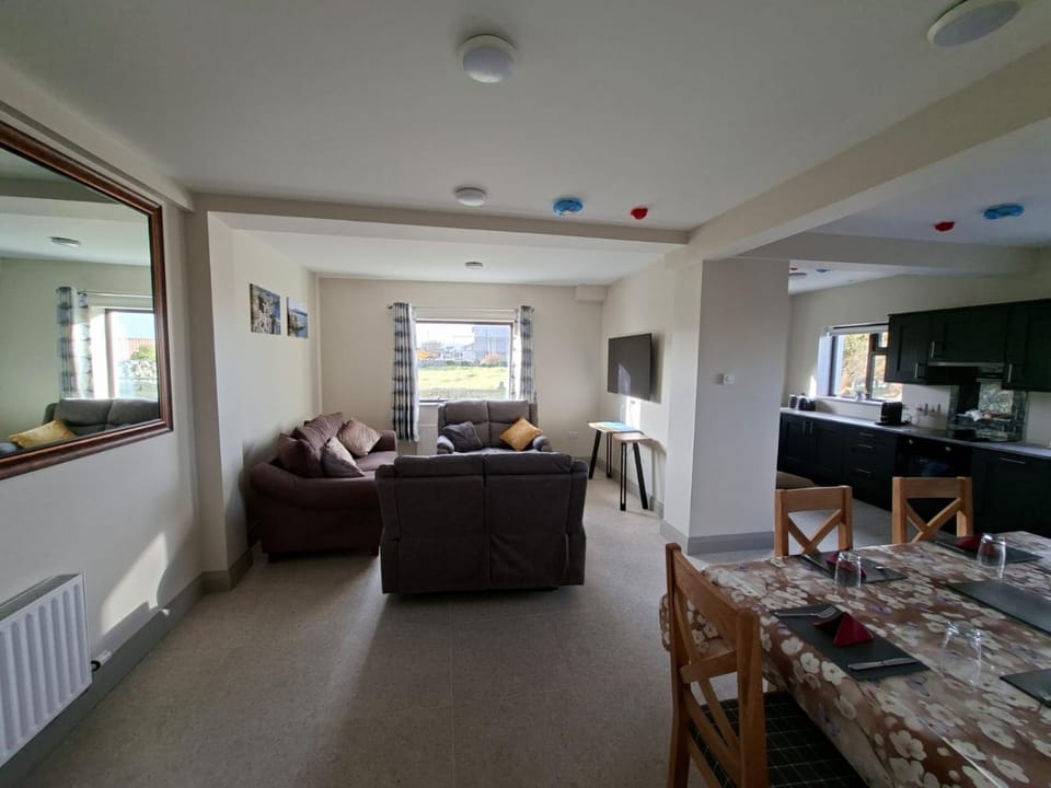 Tigh Fitz Apartments - Inis Mór, Aran Island Apartment in County Clare