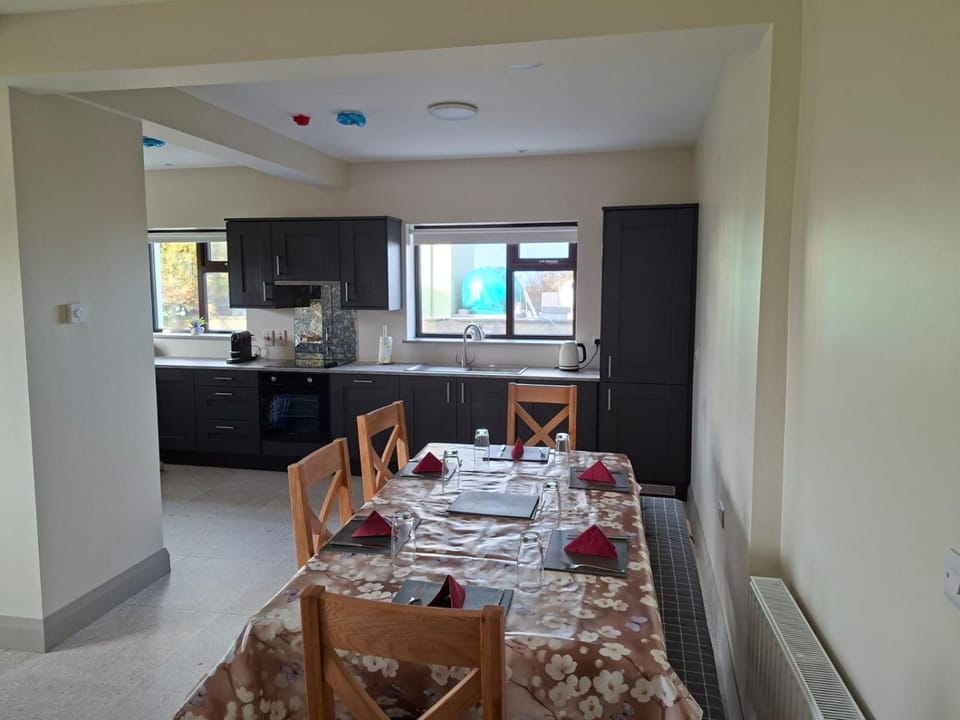 Tigh Fitz Apartments - Inis Mór, Aran Island Apartment in County Clare