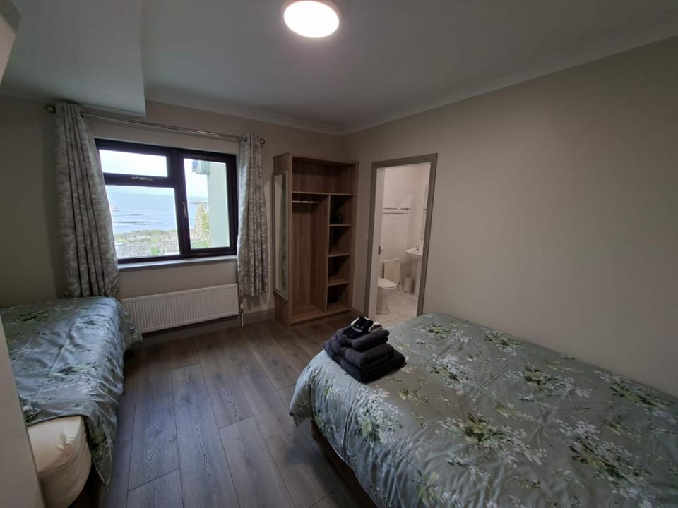 Tigh Fitz Apartments - Inis Mór, Aran Island Apartment in County Clare