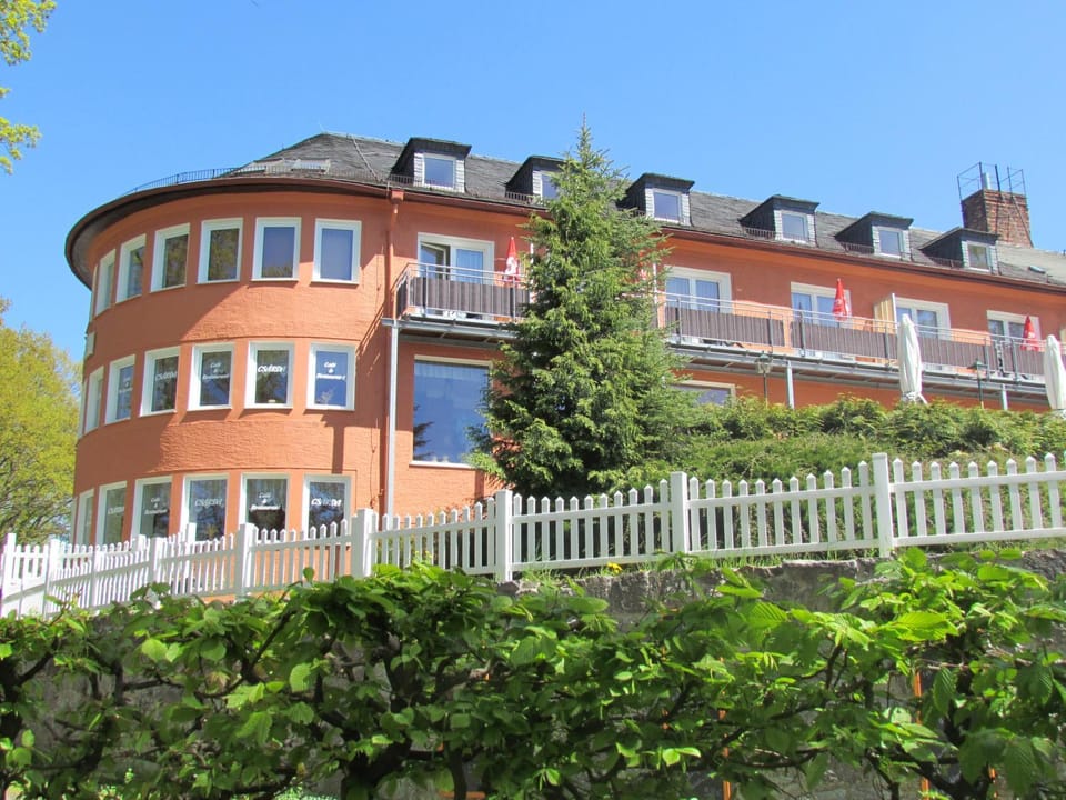 Nearby landmark, Day