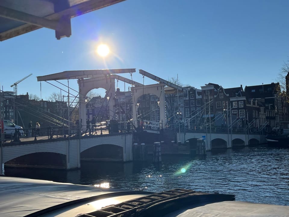 Nearby landmark, Day, City view, River view, Location