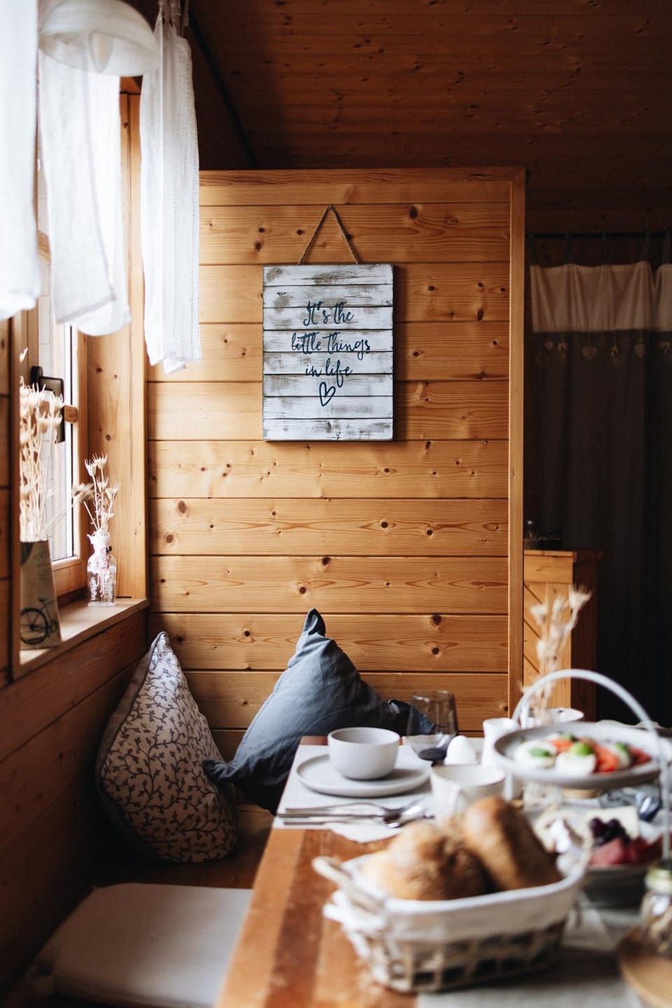 Restaurant/places to eat, Breakfast, Internal: Not applicable to any particular room