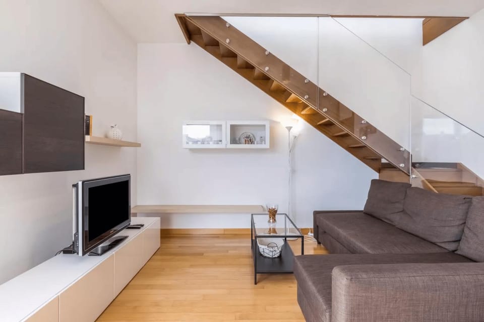 TV and multimedia, Living room, Seating area, Evening entertainment