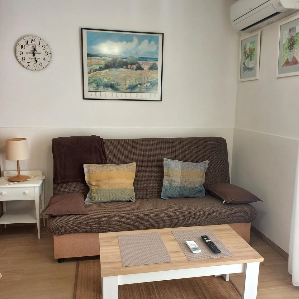 Living room, air conditioner