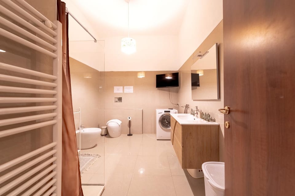 Toilet, Bathroom, washing machine, dryer