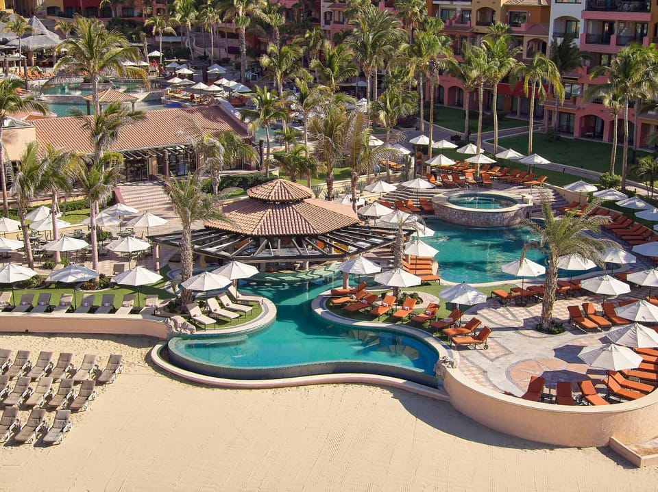 Day, Food and drinks, Food, Pool view, Swimming pool, sunbed