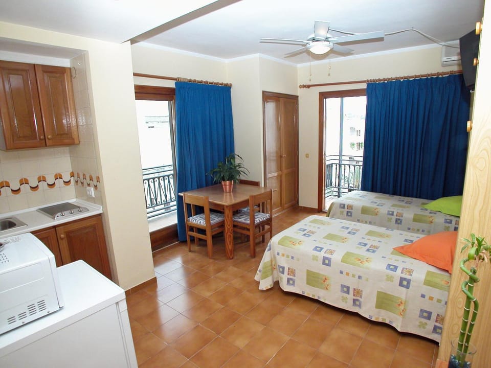 Kitchen or kitchenette, Photo of the whole room