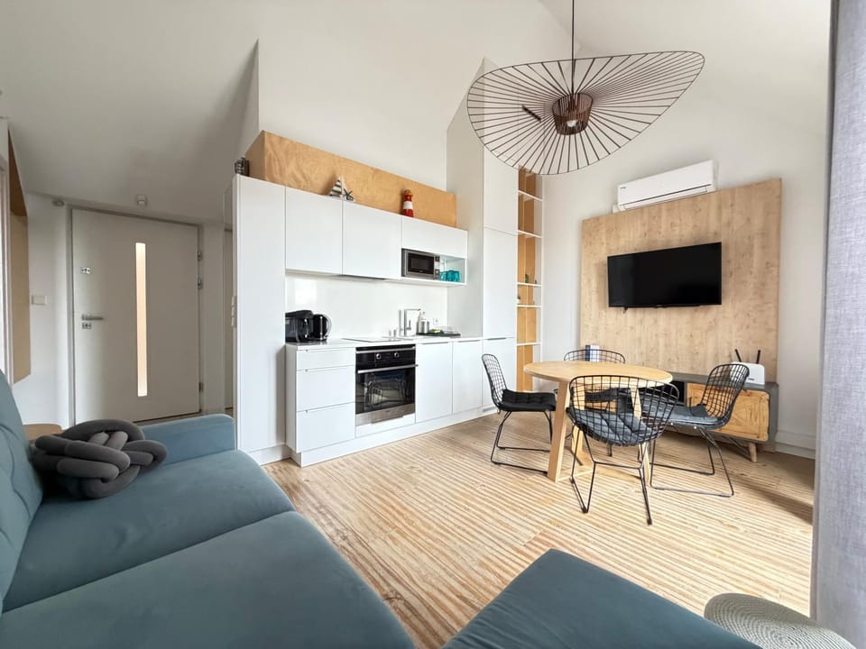Living room, Dining area, kitchen