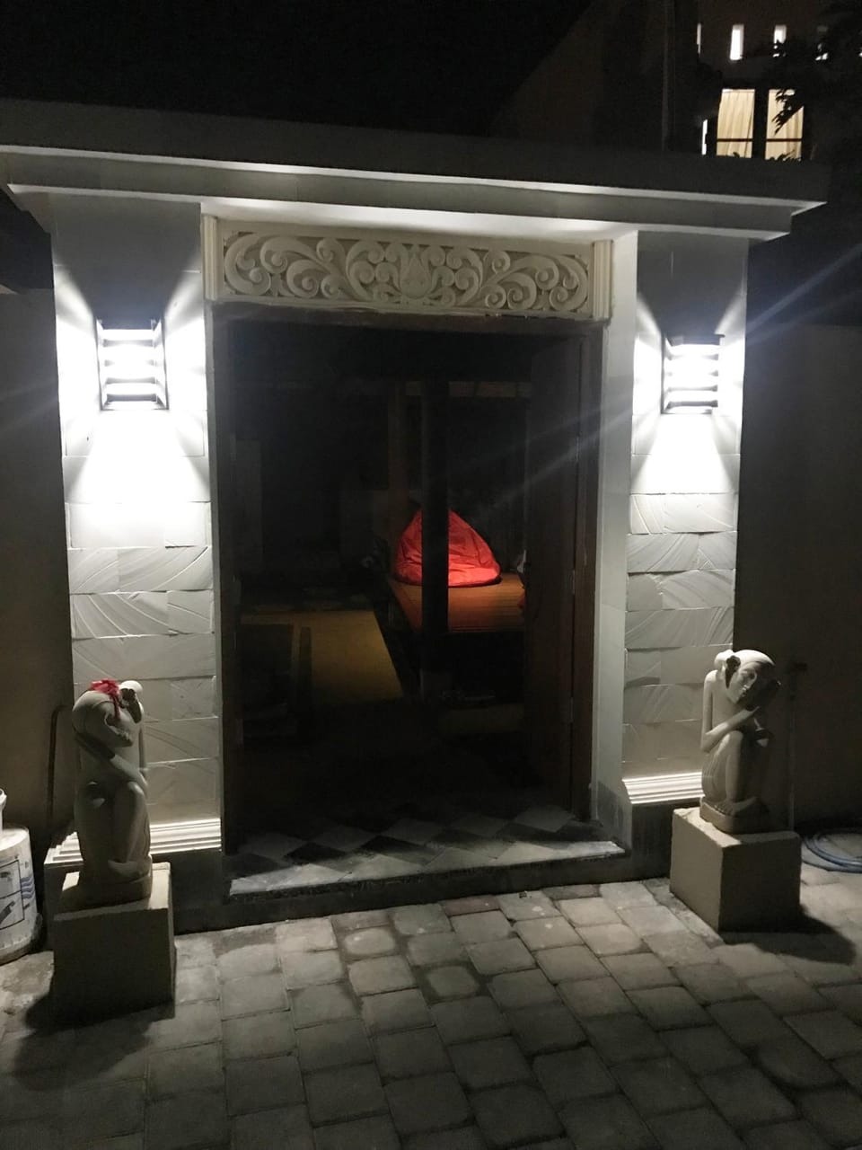 Facade/entrance