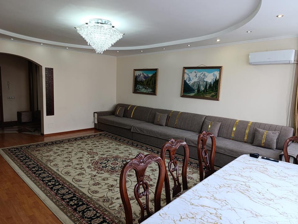 улица Гоголя 2 Апартаменты 180 метров Apartment in Almaty