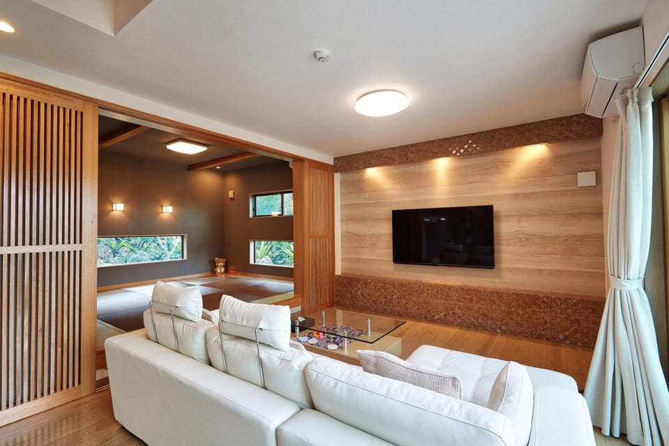 TV and multimedia, Living room, Garden view