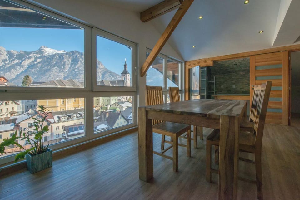 Living room, Photo of the whole room, Mountain view
