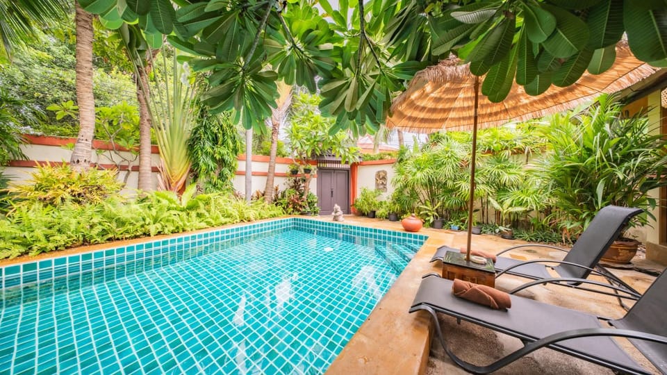 Property building, Garden, Swimming pool