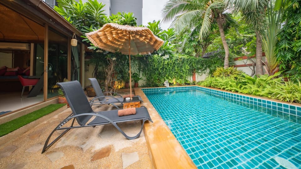 Property building, Garden, Swimming pool