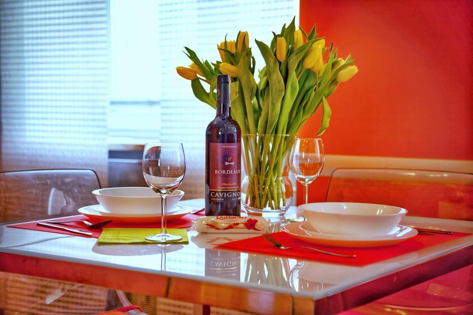 Warsaw Royal Stay Aleja Jana Pawła II Apartment in Warsaw