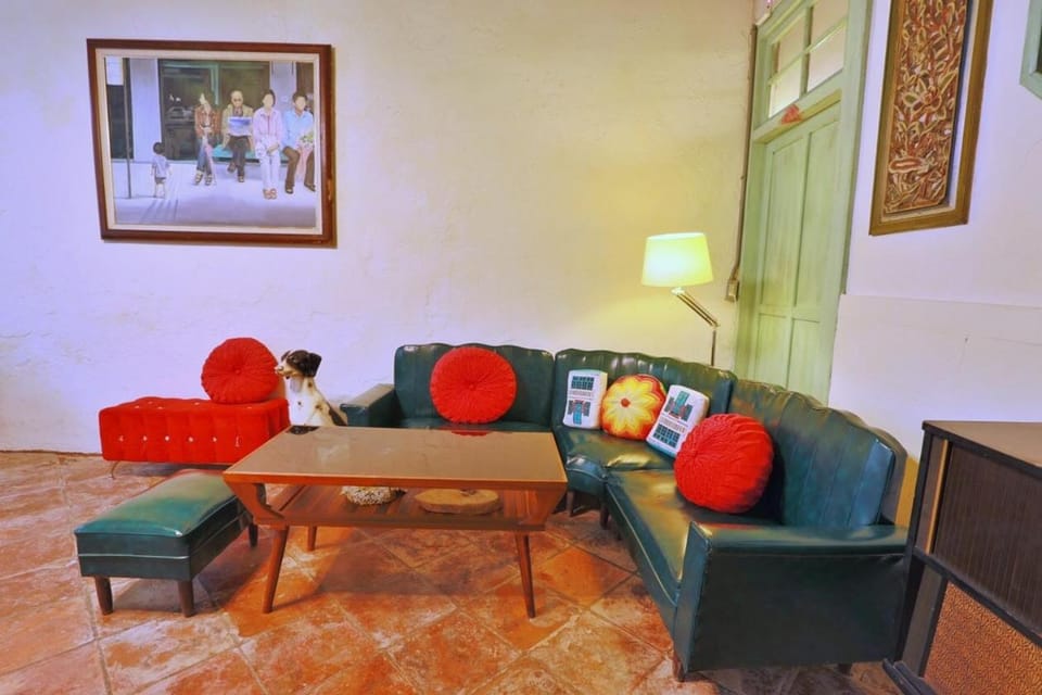 台南赤崁月樓Tainan Moon House Inn 台南市民宿登記第295號 Vacation rental in Kaohsiung