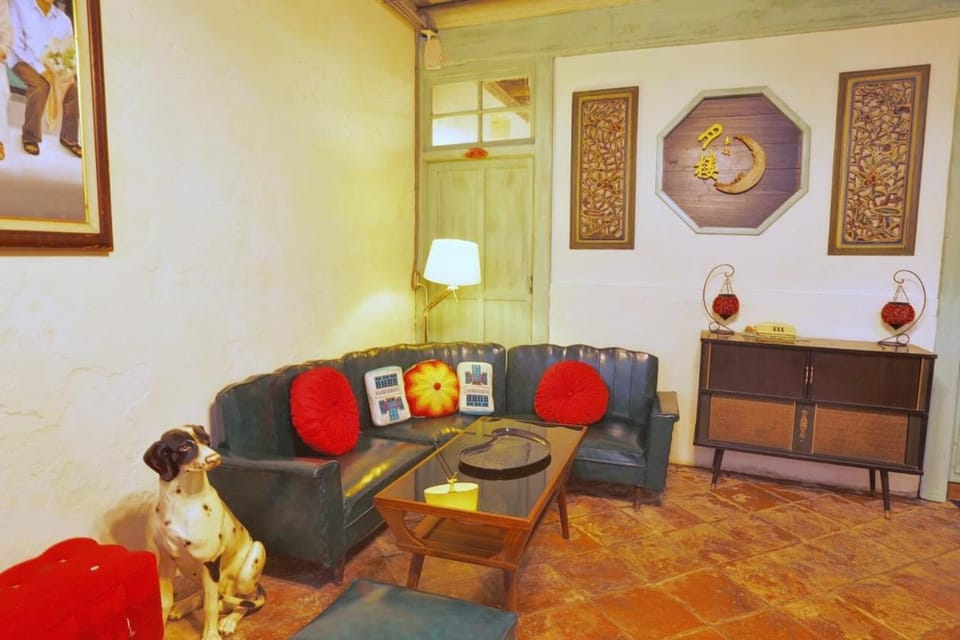 Living room, Seating area