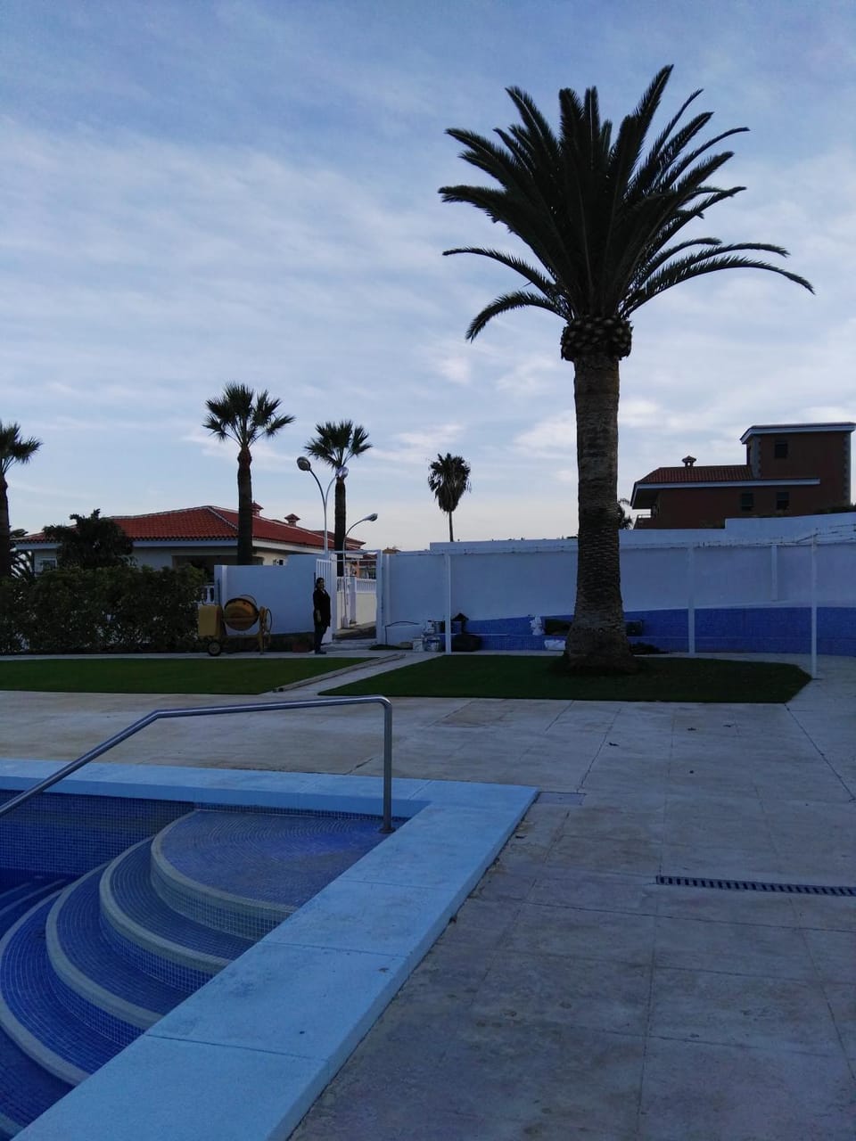 Swimming pool, Swimming pool