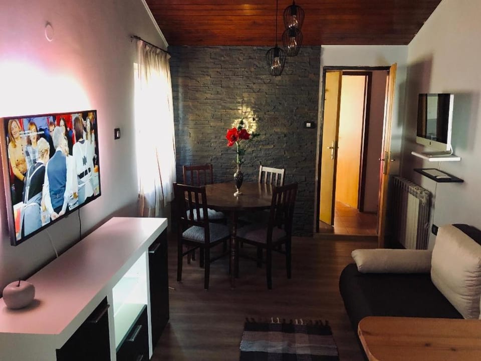 TV and multimedia, Living room, Dining area