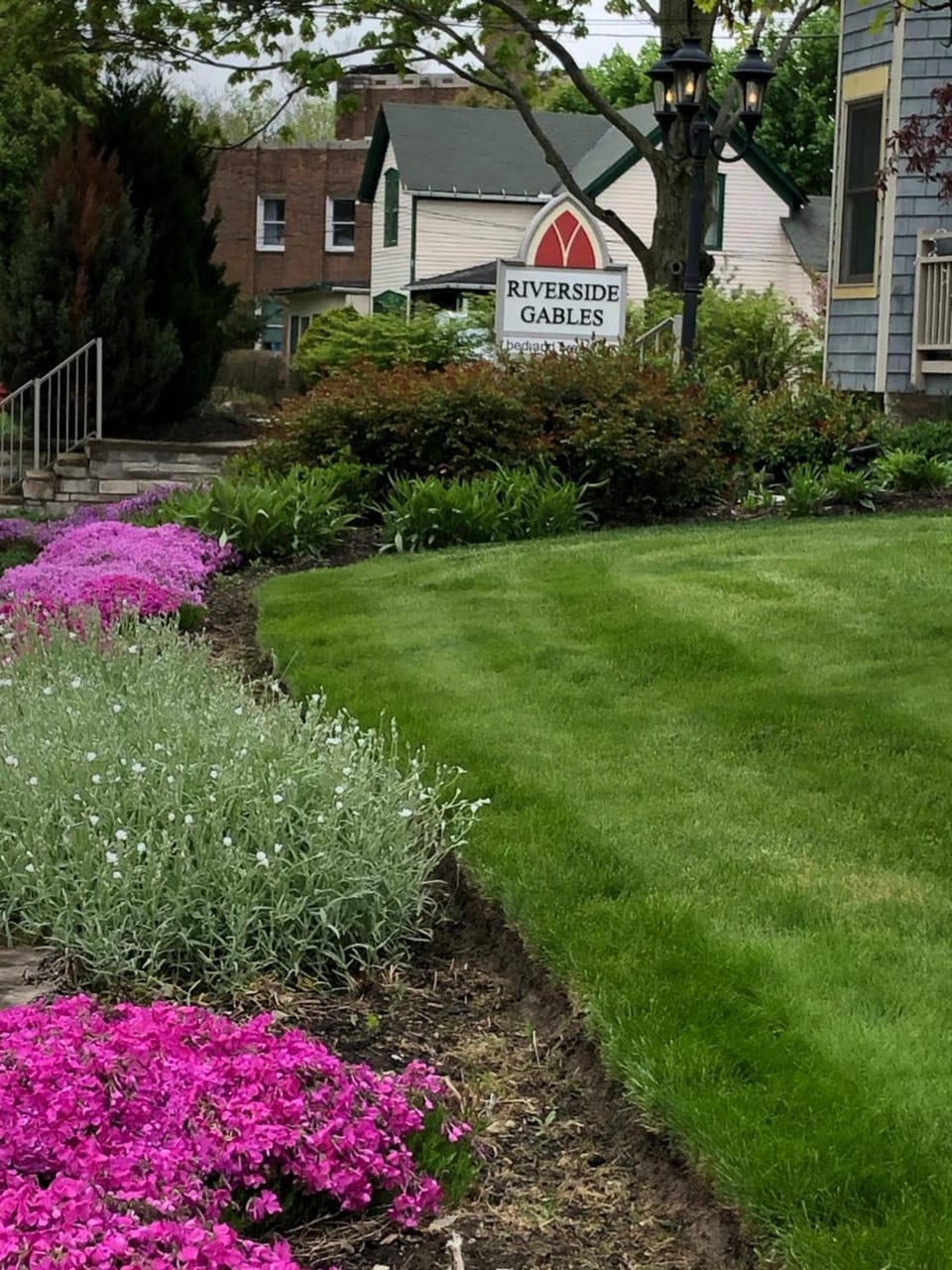 Garden, Quiet street view