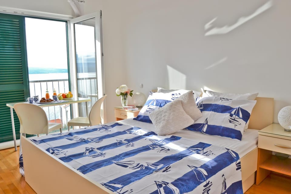 Bed, Photo of the whole room, Bedroom, Sea view