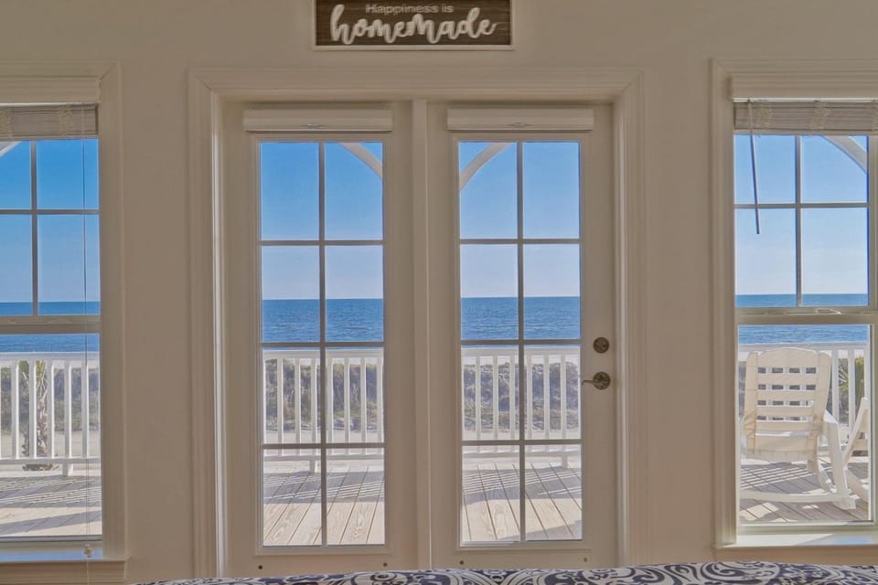 285 Ocean Boulevard East Home House in Holden Beach