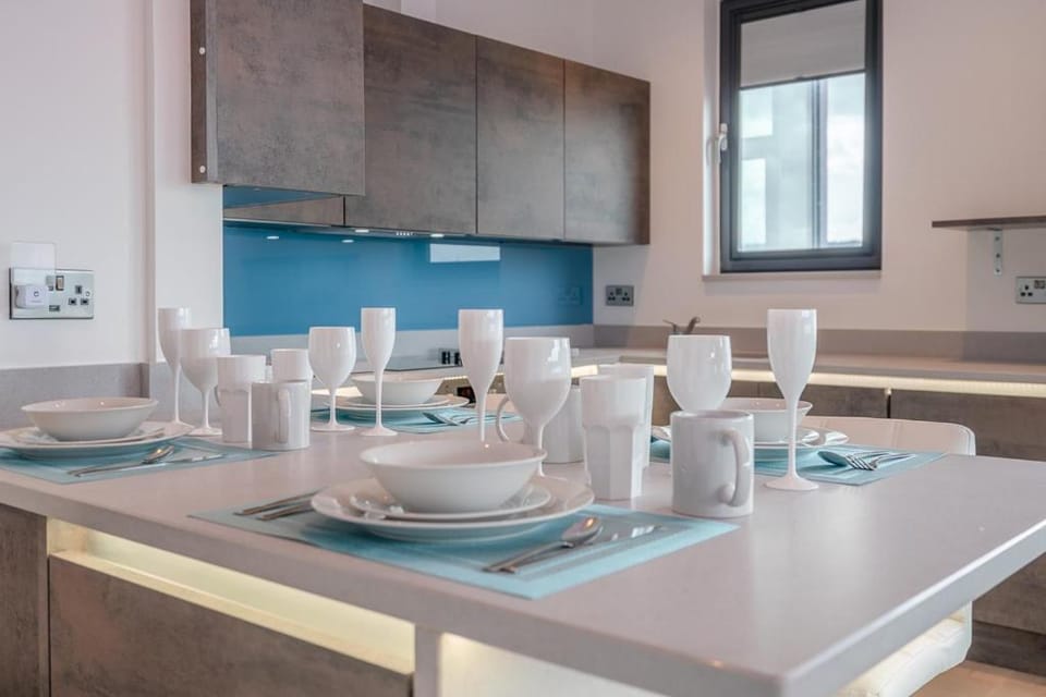 Central Penthouse with Hot Tub & Views 23 Apartment in Cheltenham