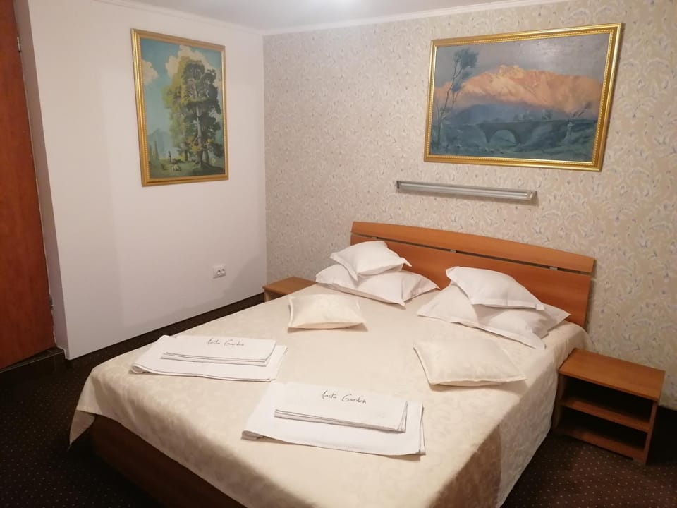 Bed, Photo of the whole room