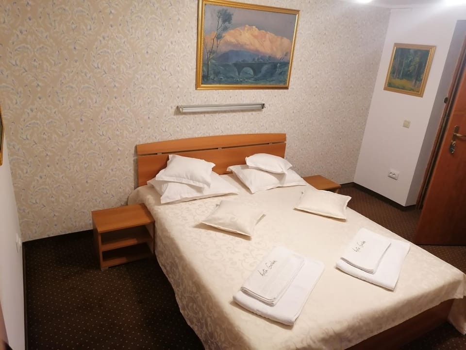 Bed, Photo of the whole room