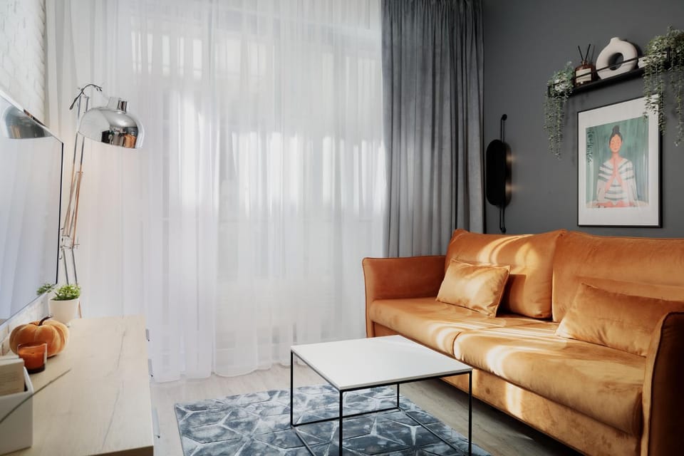 Bed, Living room