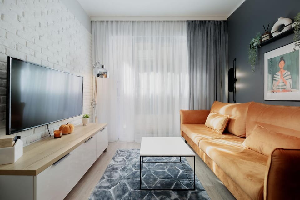 Bed, Living room