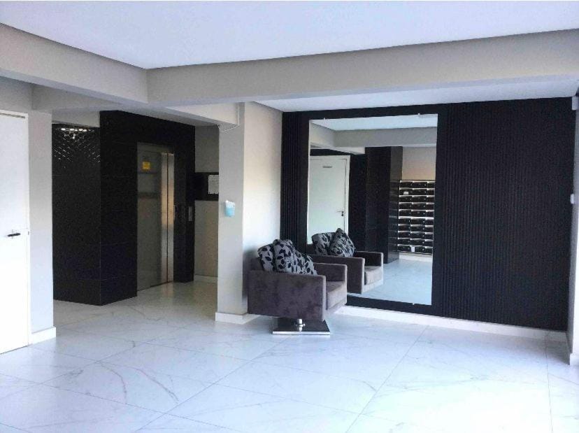 Apto12 com WIFI garagem e 100 metros da Av Brasil Apartment in State of Santa Catarina