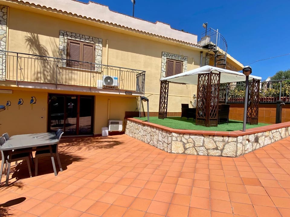 La Caletta Casa Vacanze, PRIVATE POOL House in Sicily