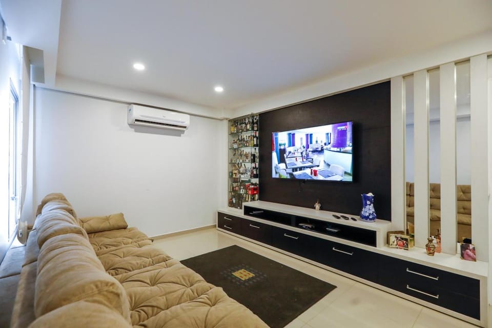 Living room, air conditioner